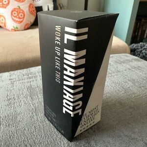 IL MAKIAGE Woke Up Like This Foundation